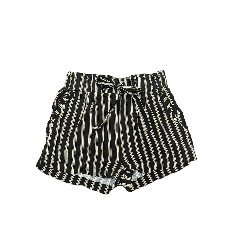 ✨ STRIPED PATTERN SHORTS✨